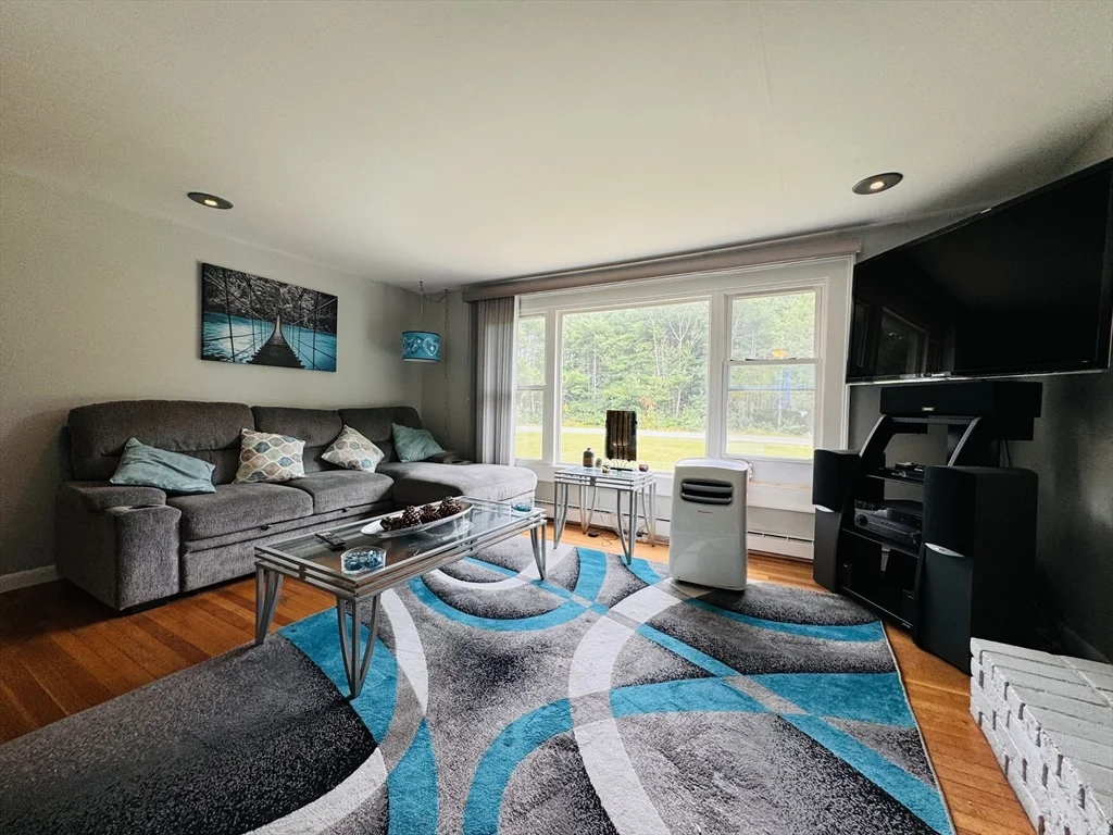 3 bed, 1 bath apartment for rent at 18 Weaver St Unit 1, West Wareham — photo 15 of 36