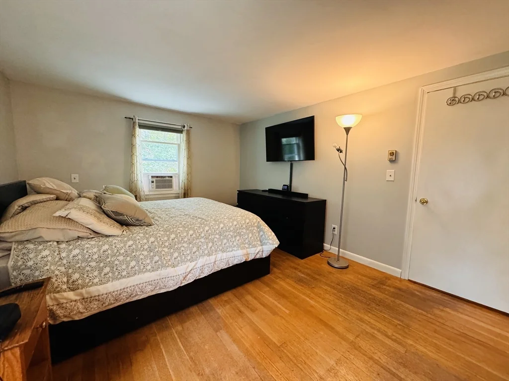 3 bed, 1 bath apartment for rent at 18 Weaver St Unit 1, West Wareham — photo 19 of 36