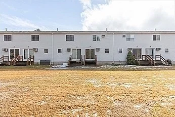 2 bed, 1 bath apartment for rent at 18 Westford Rd Unit 21, Ayer — photo 2 of 19