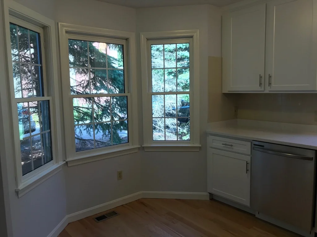 3 bed, 2 bath apartment for rent at 18 Westwood St Unit 18, West Newton — photo 4 of 14