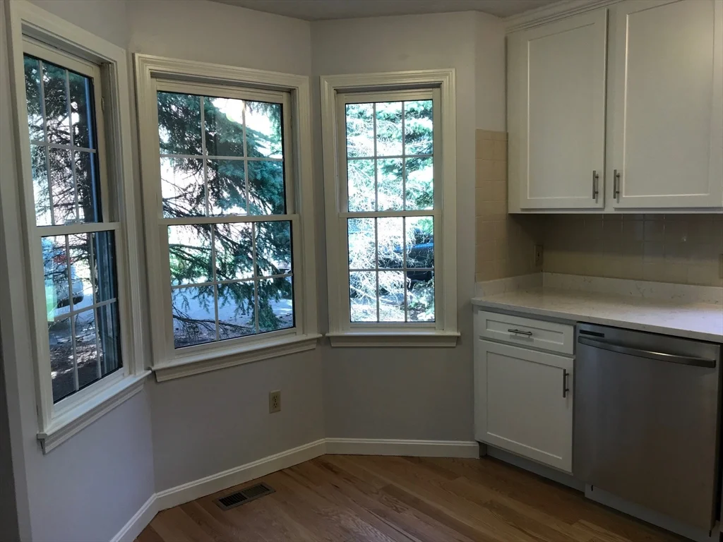 3 bed, 2 bath apartment for rent at 18 Westwood St Unit 18, West Newton — photo 3 of 14