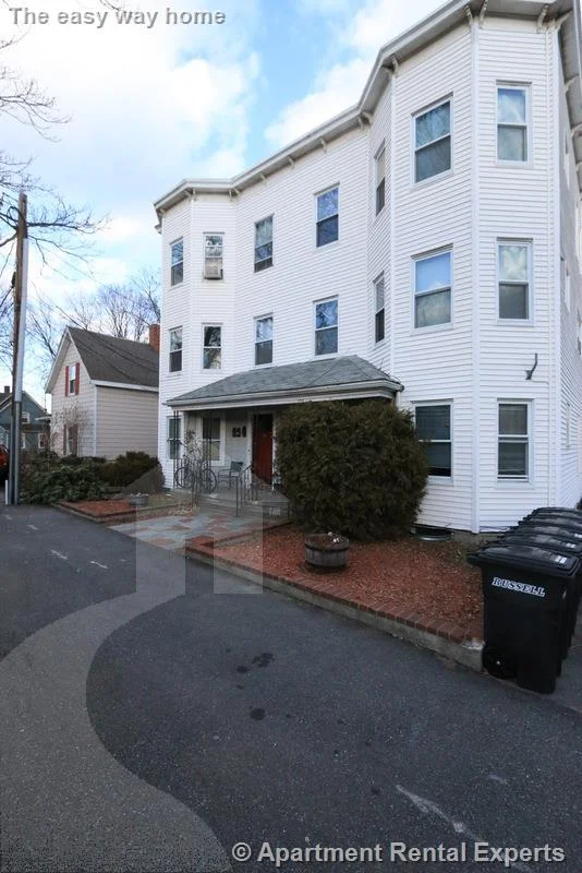 2 bed, 1 bath apartment for rent at 18 White St Pl Unit 1, Porter Square — photo 10 of 12