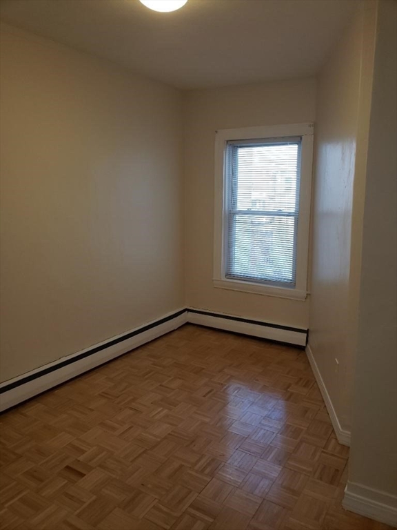 3 bed, 1 bath apartment for rent at 18 White St Pl Unit 2, Spring Hill — photo 10 of 13