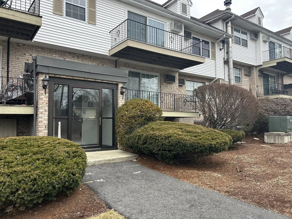 1 bed, 1 bath apartment for rent at 18 Williamsburg Ct Unit 1, Shrewsbury — photo 8 of 11