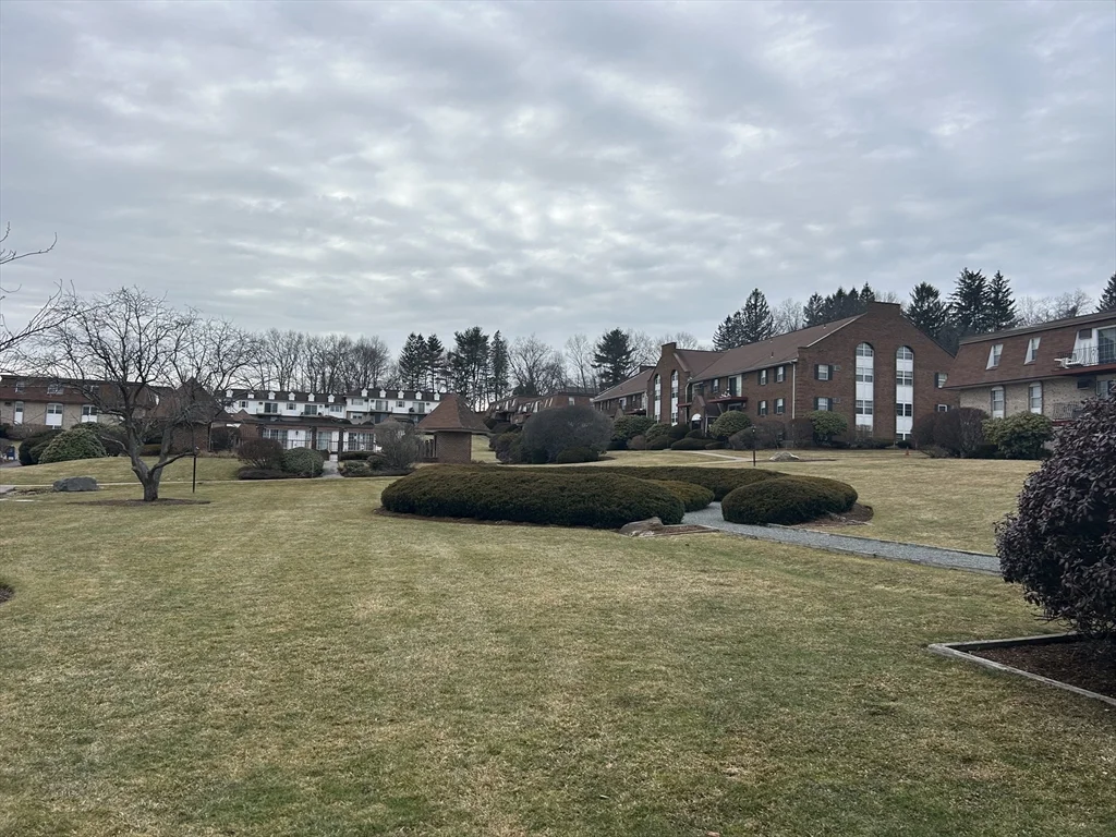 1 bed, 1 bath apartment for rent at 18 Williamsburg Ct Unit 1, Shrewsbury — photo 9 of 11