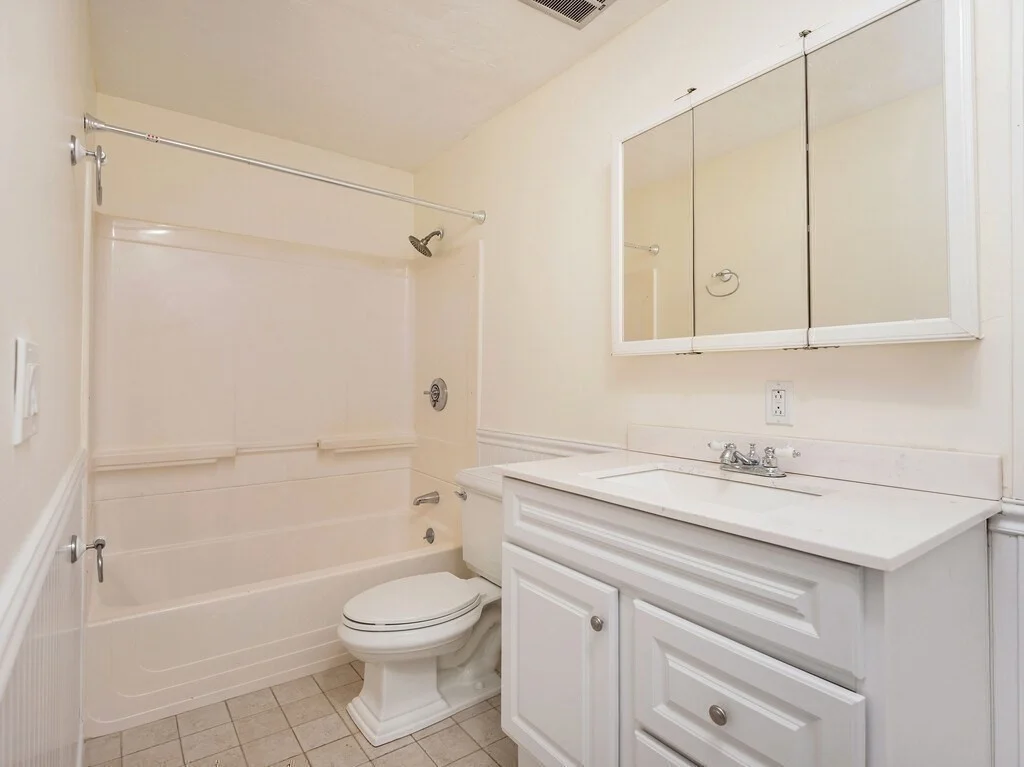 1 bed, 1 bath apartment for rent at 18 Williamsburg Ct Unit 1, Shrewsbury — photo 5 of 11