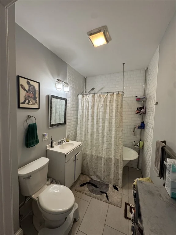 3 bed, 1 bath apartment for rent at 18 Wilson Ave Unit 2, Malden — photo 5 of 8