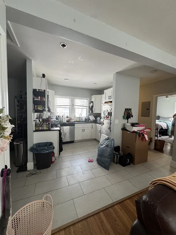 3 bed, 1 bath apartment for rent at 18 Wilson Ave Unit 2, Malden — photo 3 of 8