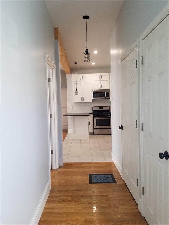2 bed, 1 bath apartment for rent at 18 Wilson Unit 1, Bell Rock — photo 5 of 11