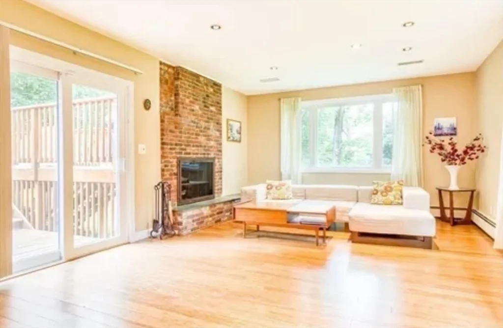 4 bed, 3 bath apartment for rent at 18 Winchester Dr Unit -, Lexington — photo 5 of 18