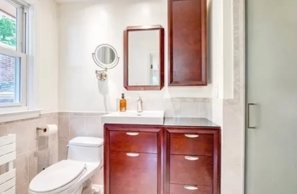4 bed, 3 bath apartment for rent at 18 Winchester Dr Unit -, Lexington — photo 8 of 18