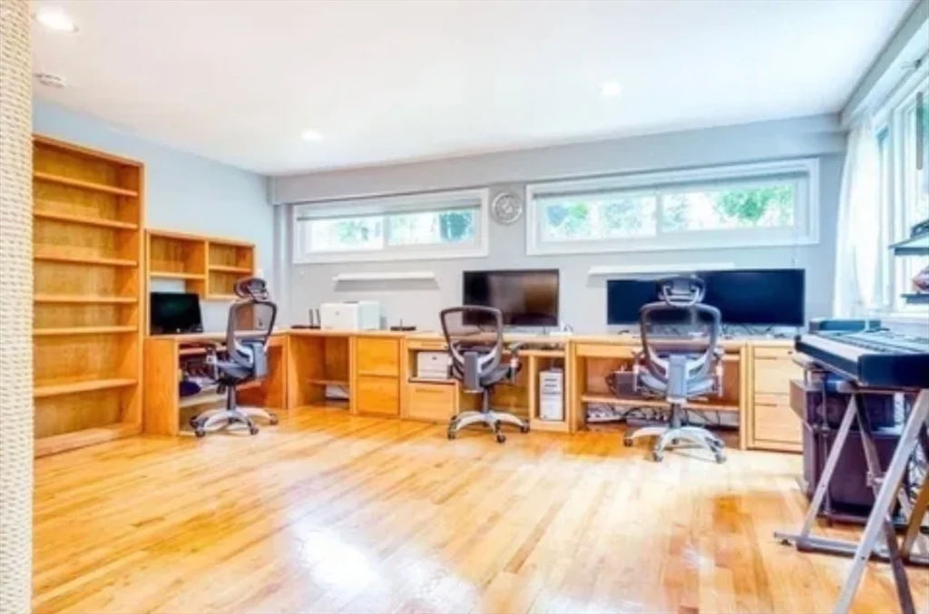4 bed, 3 bath apartment for rent at 18 Winchester Dr Unit -, Lexington — photo 13 of 18