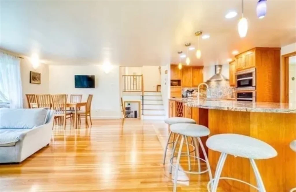 4 bed, 3 bath apartment for rent at 18 Winchester Dr Unit -, Lexington — photo 6 of 18