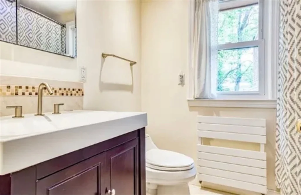 4 bed, 3 bath apartment for rent at 18 Winchester Dr Unit -, Lexington — photo 11 of 18