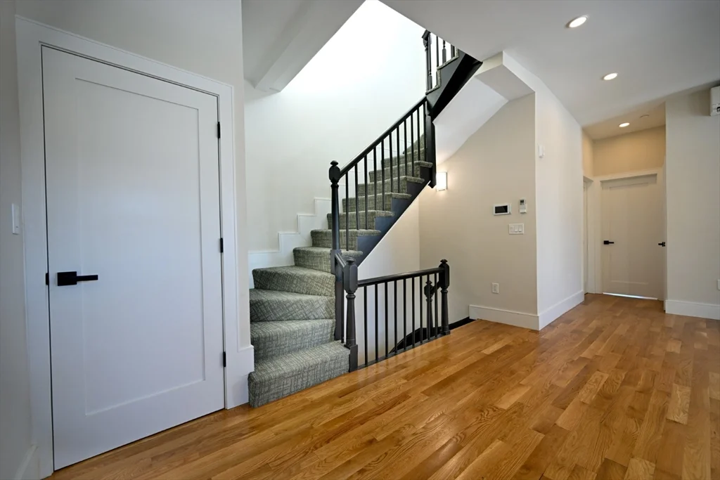 3 bed, 2 bath apartment for rent at 18 Winchester St Unit 9, Bay Village — photo 5 of 7