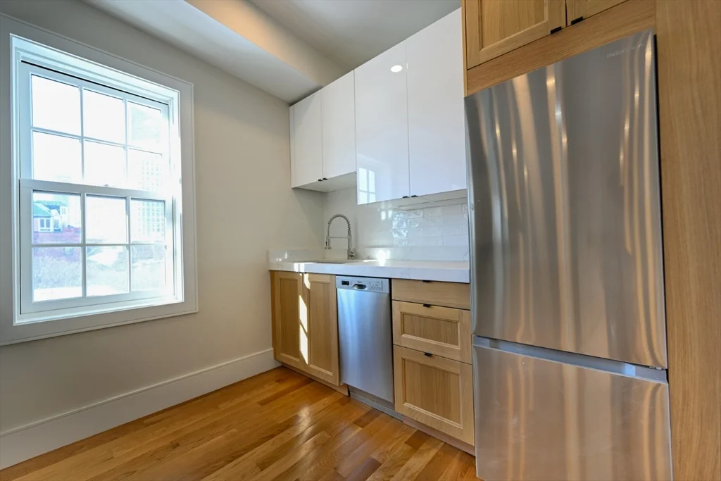 3 bed, 2 bath apartment for rent at 18 Winchester St Unit 9, Bay Village — photo 4 of 7