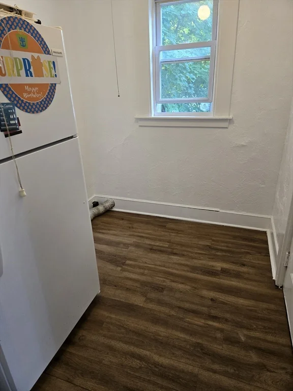 3 bed, 1 bath apartment for rent at 18 Windsor Ct Unit 2, Southbridge — photo 3 of 9