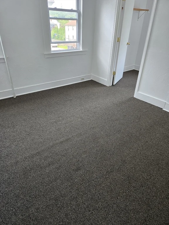 3 bed, 1 bath apartment for rent at 18 Windsor Ct Unit 2, Southbridge — photo 6 of 9