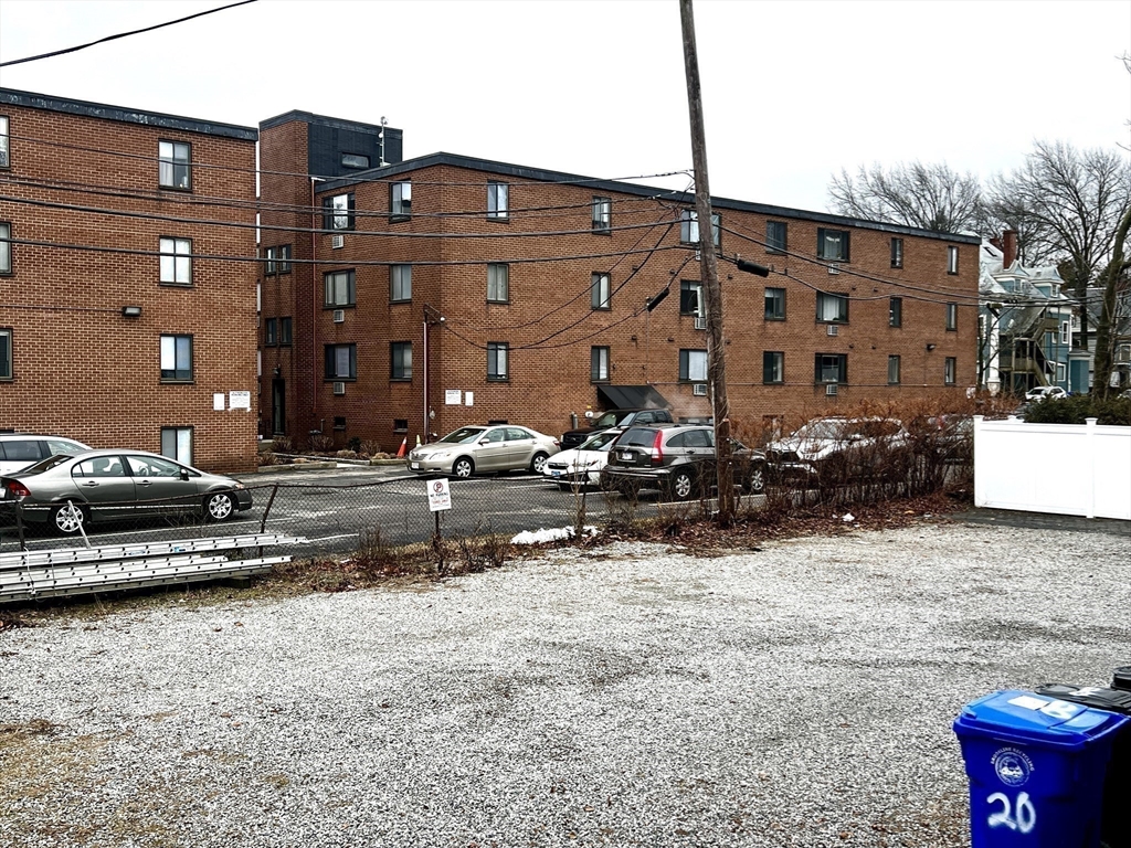 1 bed, 1 bath apartment for rent at 18 Winslow Rd Unit 1, Coolidge Corner — photo 11 of 11