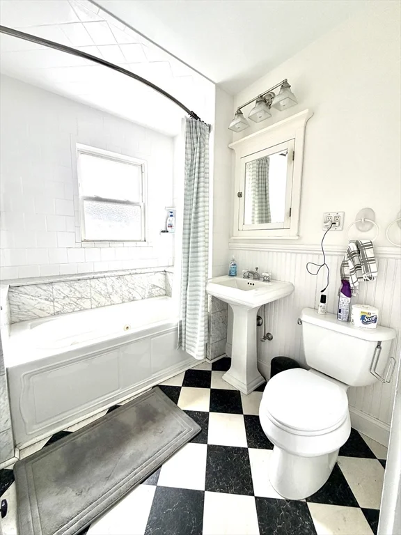 3 bed, 2 bath apartment for rent at 18 Winslow Rd Unit 2, Coolidge Corner — photo 3 of 13