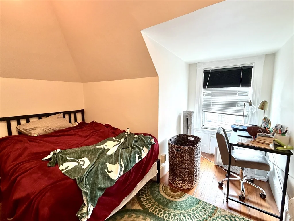 3 bed, 2 bath apartment for rent at 18 Winslow Rd Unit 2, Coolidge Corner — photo 7 of 13