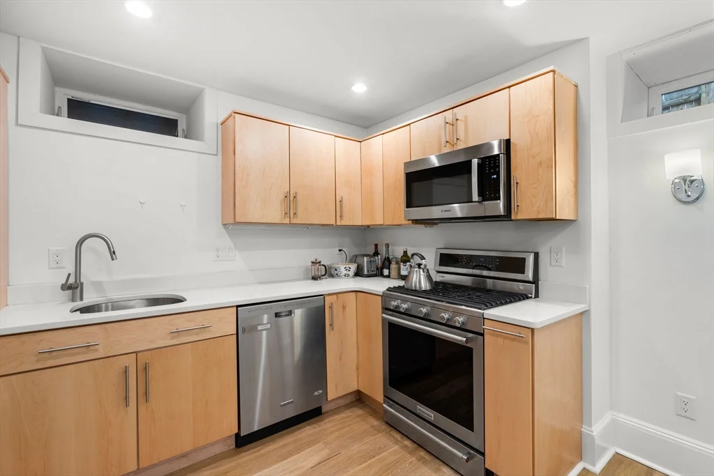 1 bed, 1 bath apartment for rent at 18 Wyman St Unit 1, Arlington — photo 9 of 11