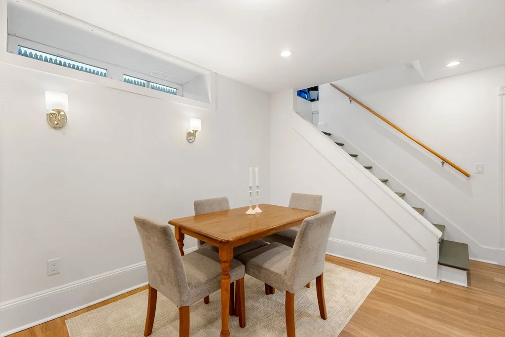 1 bed, 1 bath apartment for rent at 18 Wyman St Unit 1, Arlington — photo 8 of 11