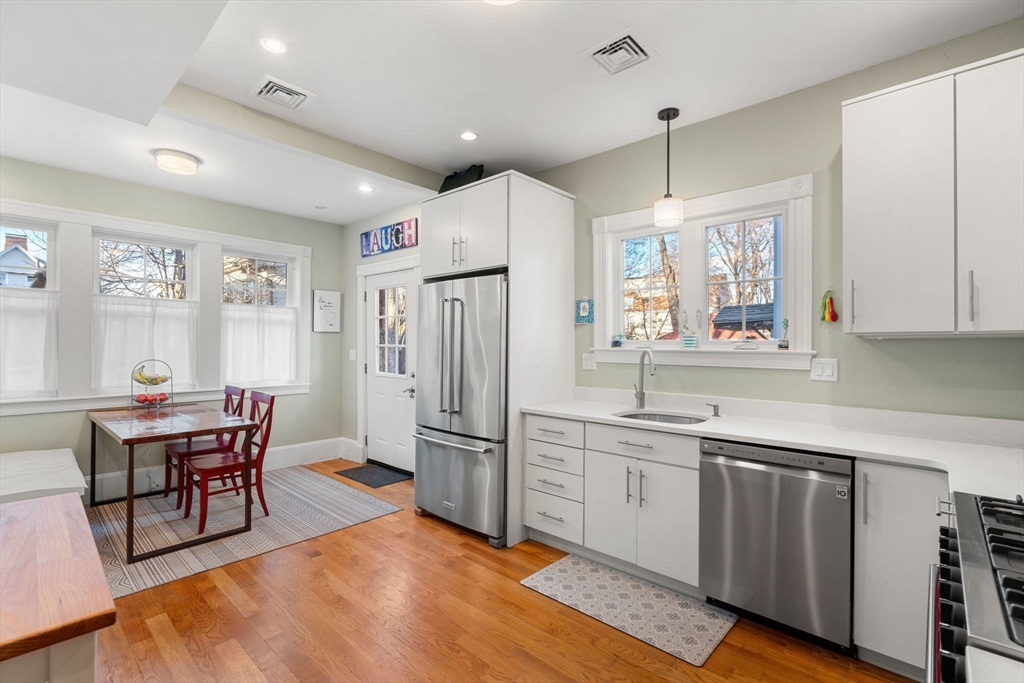 4 bed, 3 bath apartment for rent at 18 Wyman St Unit 2, East Arlington — photo 4 of 34