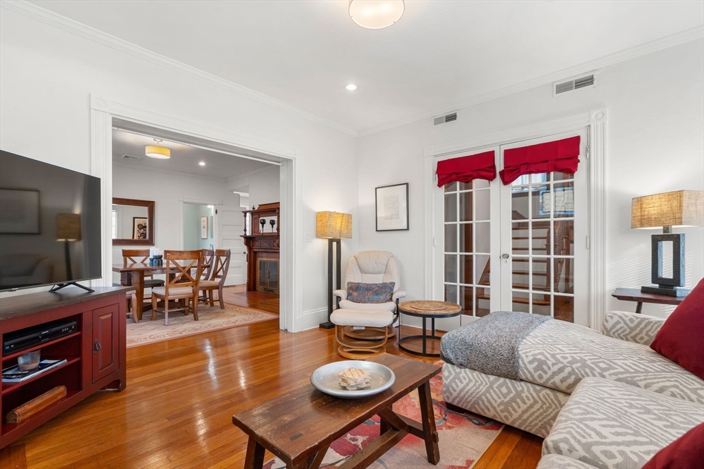 4 bed, 3 bath apartment for rent at 18 Wyman St Unit 2, East Arlington — photo 11 of 34