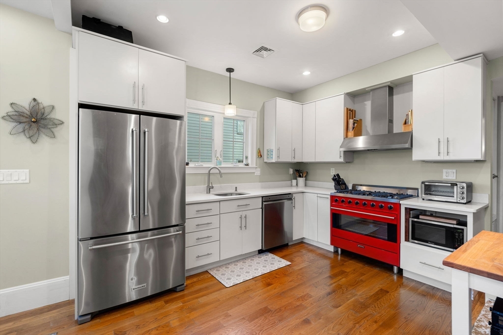 4 bed, 3 bath apartment for rent at 18 Wyman St Unit 2, East Arlington — photo 5 of 34