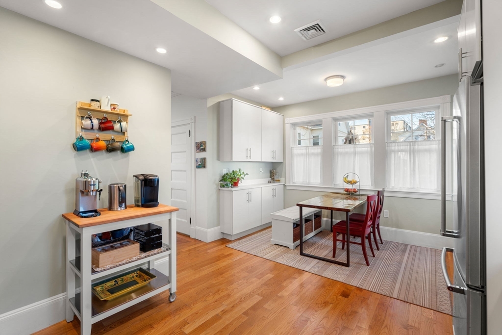 4 bed, 3 bath apartment for rent at 18 Wyman St Unit 2, East Arlington — photo 6 of 34
