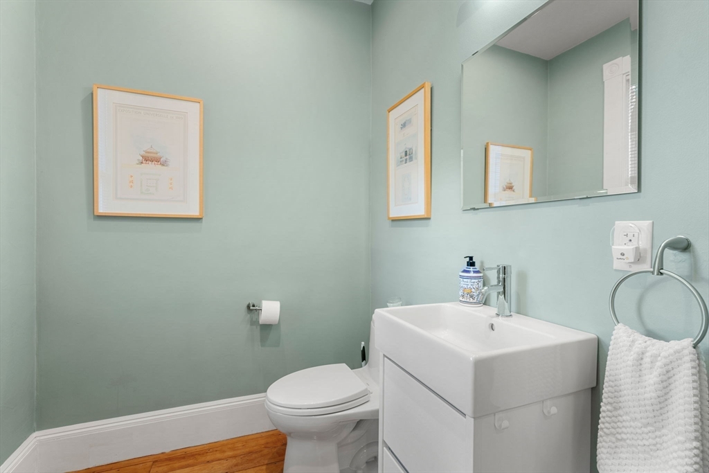 4 bed, 3 bath apartment for rent at 18 Wyman St Unit 2, East Arlington — photo 15 of 34