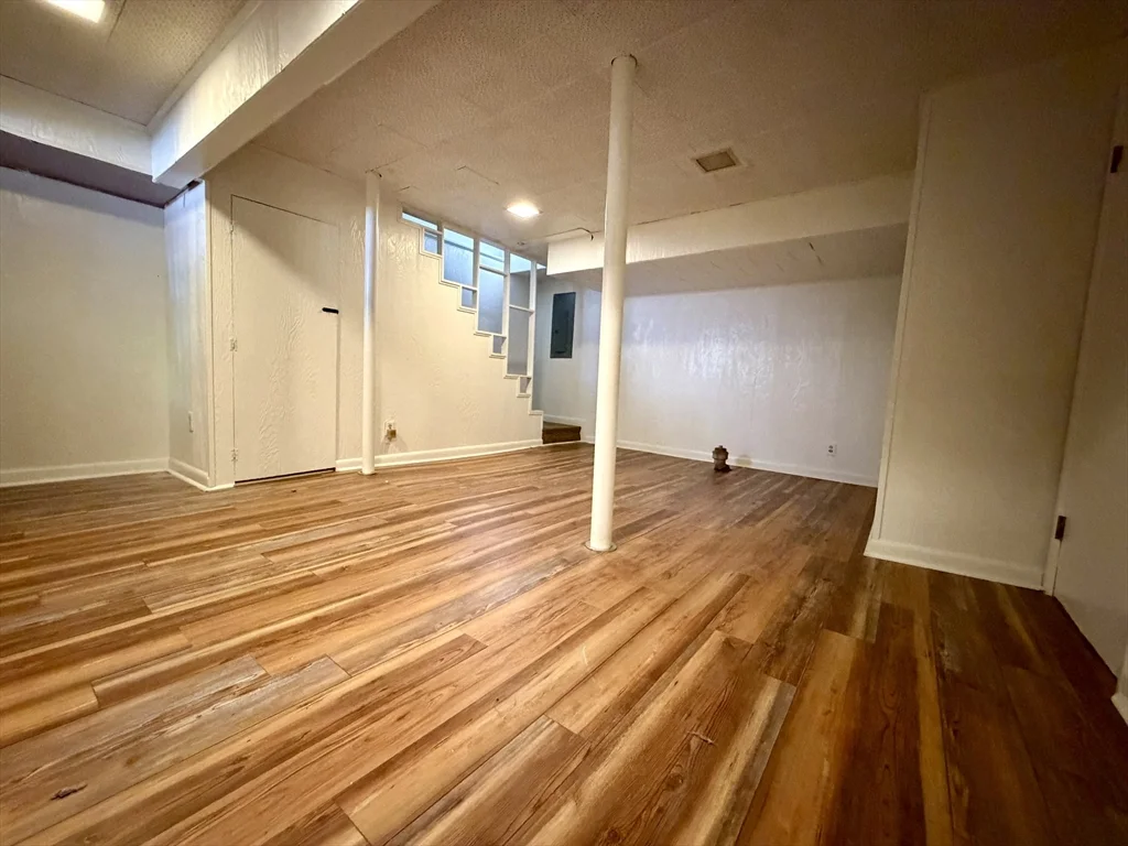 3 bed, 1 bath apartment for rent at 18 Zenith Dr, Worcester — photo 23 of 28