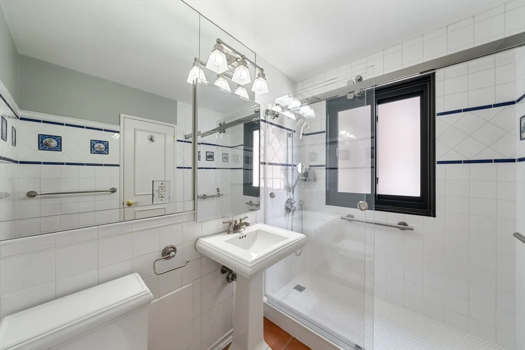 2 bed, 2 bath apartment for rent at 180 Beacon St Unit 4A, Back Bay — photo 19 of 24