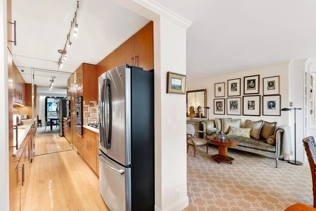 2 bed, 2 bath apartment for rent at 180 Beacon St Unit 4A, Back Bay — photo 11 of 24