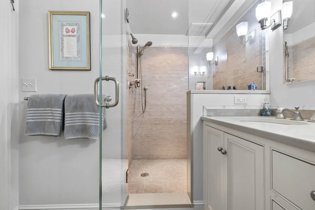 3 bed, 2.5 bath apartment for rent at 180 Beacon St Unit 9A, Back Bay — photo 5 of 11