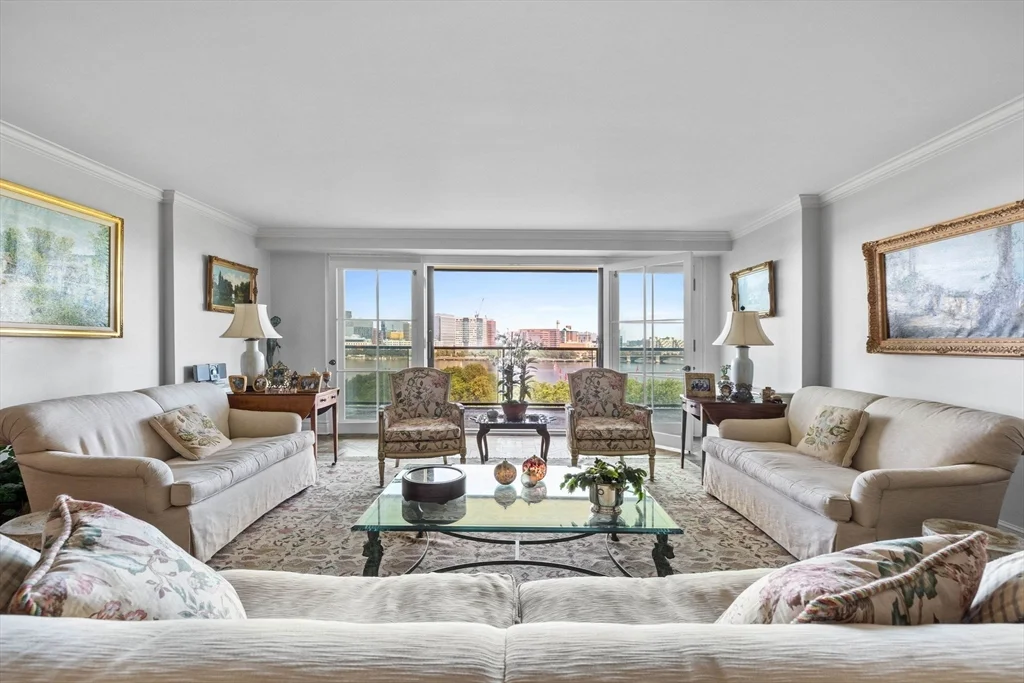 3 bed, 2.5 bath apartment for rent at 180 Beacon St Unit 9A, Back Bay
