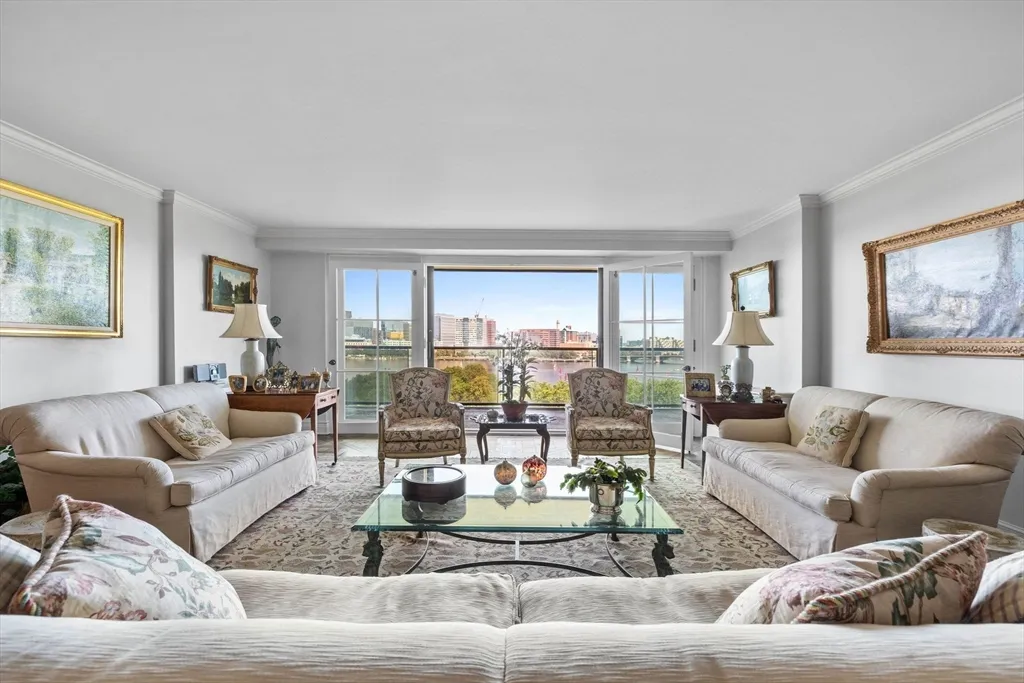 3 bed, 2.5 bath apartment for rent at 180 Beacon St Unit 9G, Back Bay — photo 4 of 22