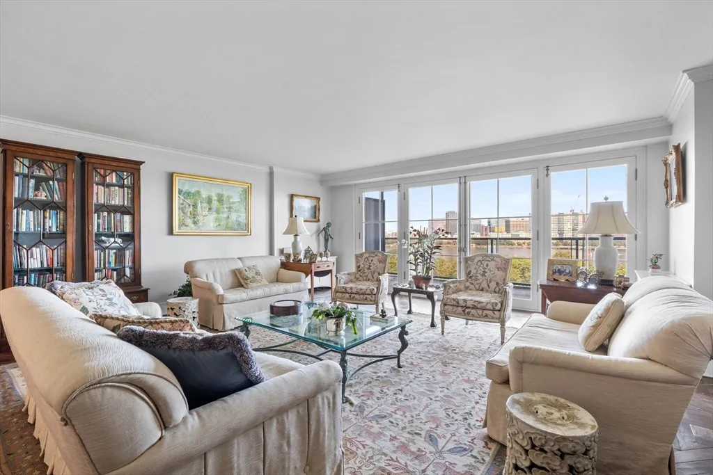 3 bed, 2.5 bath apartment for rent at 180 Beacon St Unit 9G, Back Bay — photo 5 of 22