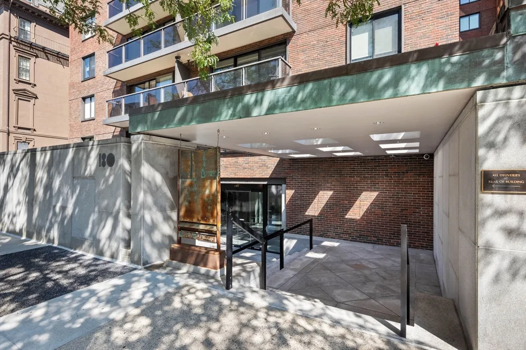 3 bed, 2.5 bath apartment for rent at 180 Beacon St Unit 9G, Back Bay