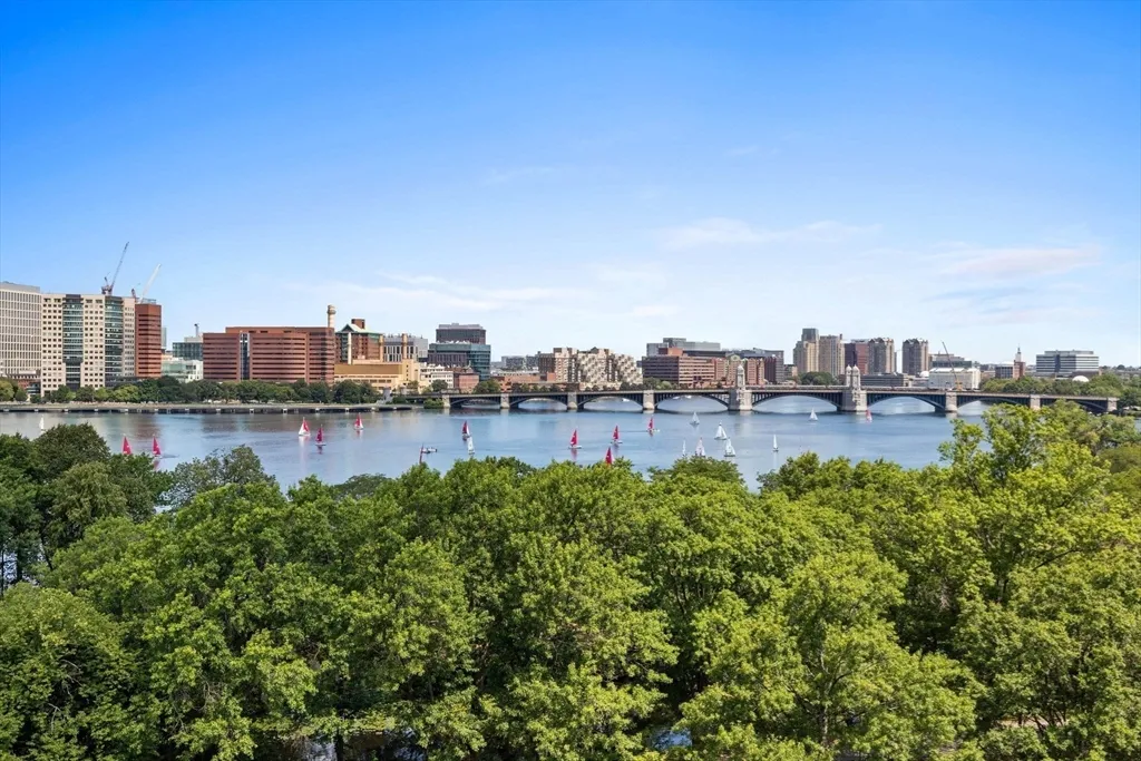 3 bed, 2.5 bath apartment for rent at 180 Beacon St Unit 9G, Back Bay — photo 21 of 22