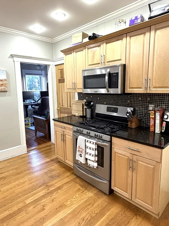3 bed, 1 bath apartment for rent at 180 Boston St Unit 1, Dorchester — photo 6 of 16