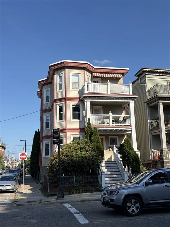 3 bed, 1 bath apartment for rent at 180 Boston St Unit 1, Dorchester