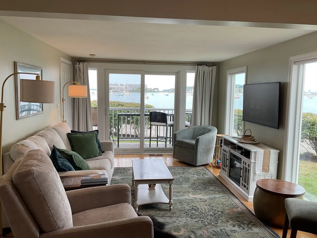1 bed, 1 bath apartment for rent at 180 Cadish Unit 2, Hull — photo 3 of 20