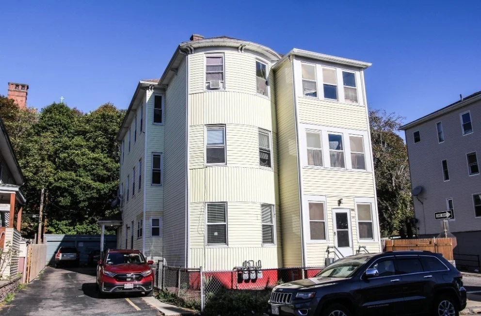 3 bed, 1 bath apartment for rent at 180 Canterbury Unit 2, Worcester — photo 2 of 8