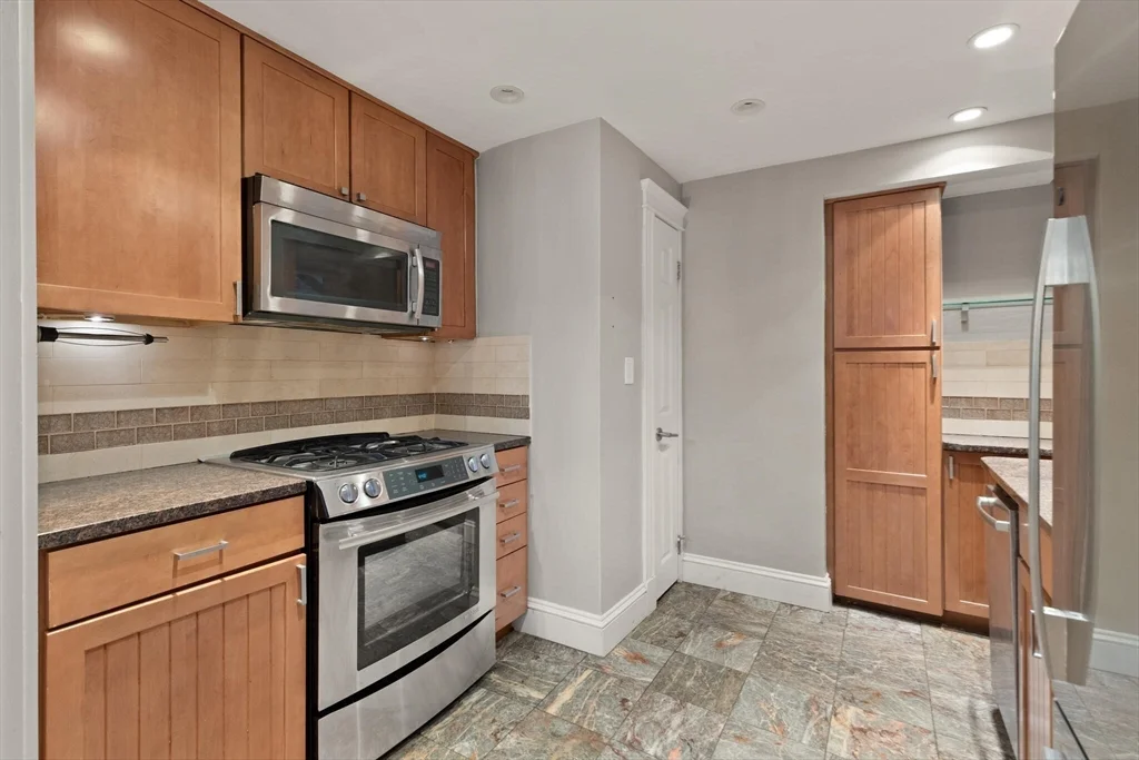 2 bed, 1 bath apartment for rent at 180 Commonwealth Ave Unit B, Back Bay — photo 3 of 15