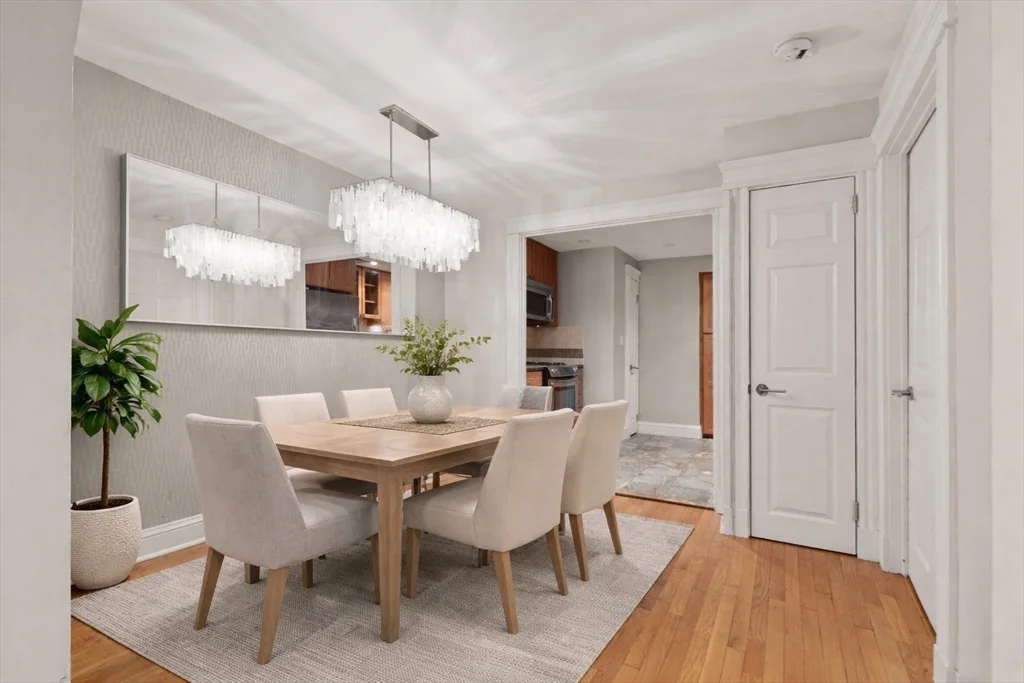 2 bed, 1 bath apartment for rent at 180 Commonwealth Ave Unit B, Back Bay — photo 2 of 15