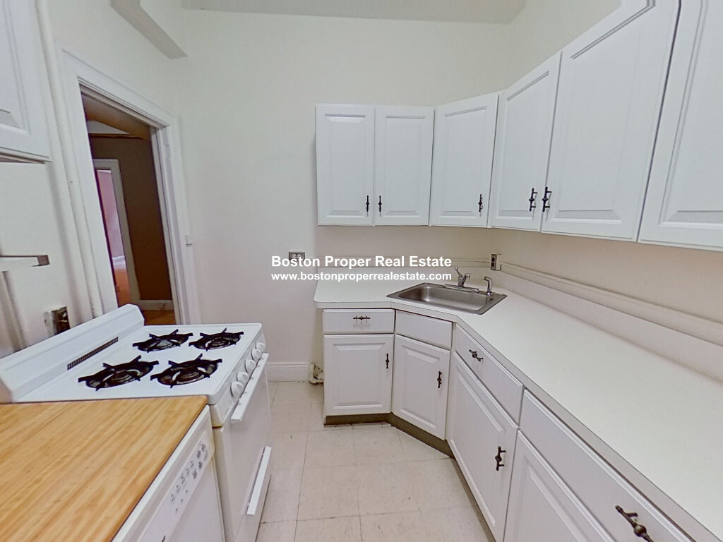 2 bed, 1 bath apartment for rent at 180 Commonwealth Ave Unit C, Back Bay — photo 5 of 11