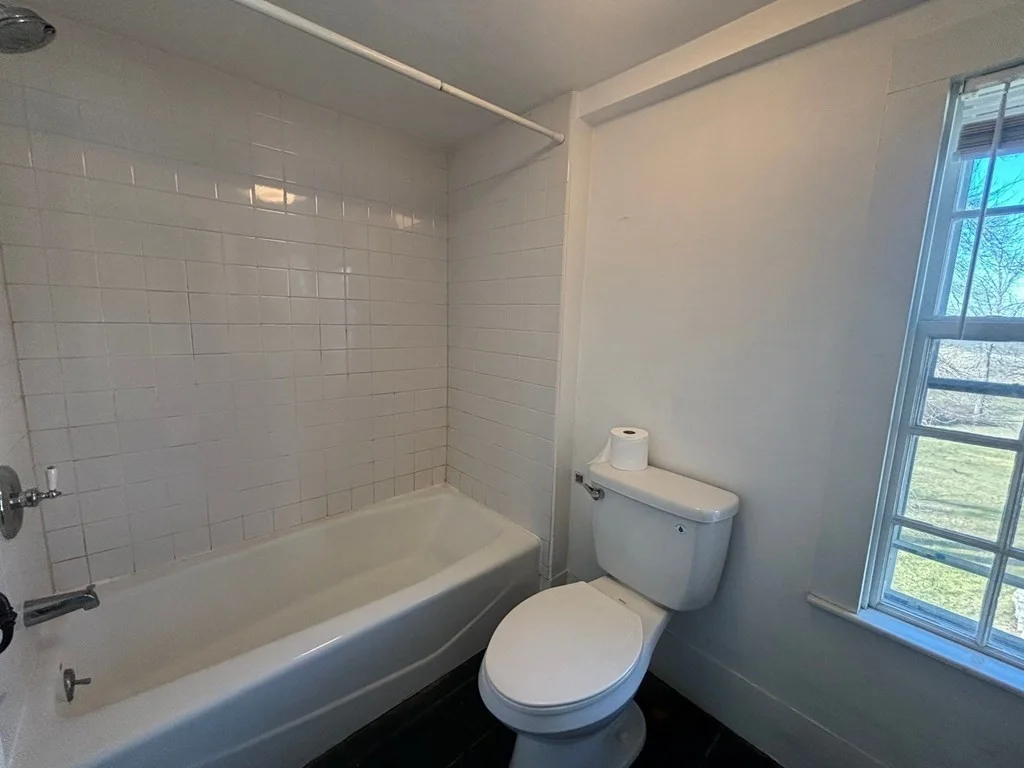 1 bed, 1 bath apartment for rent at 180 Conant St Unit 1, Danvers — photo 10 of 11