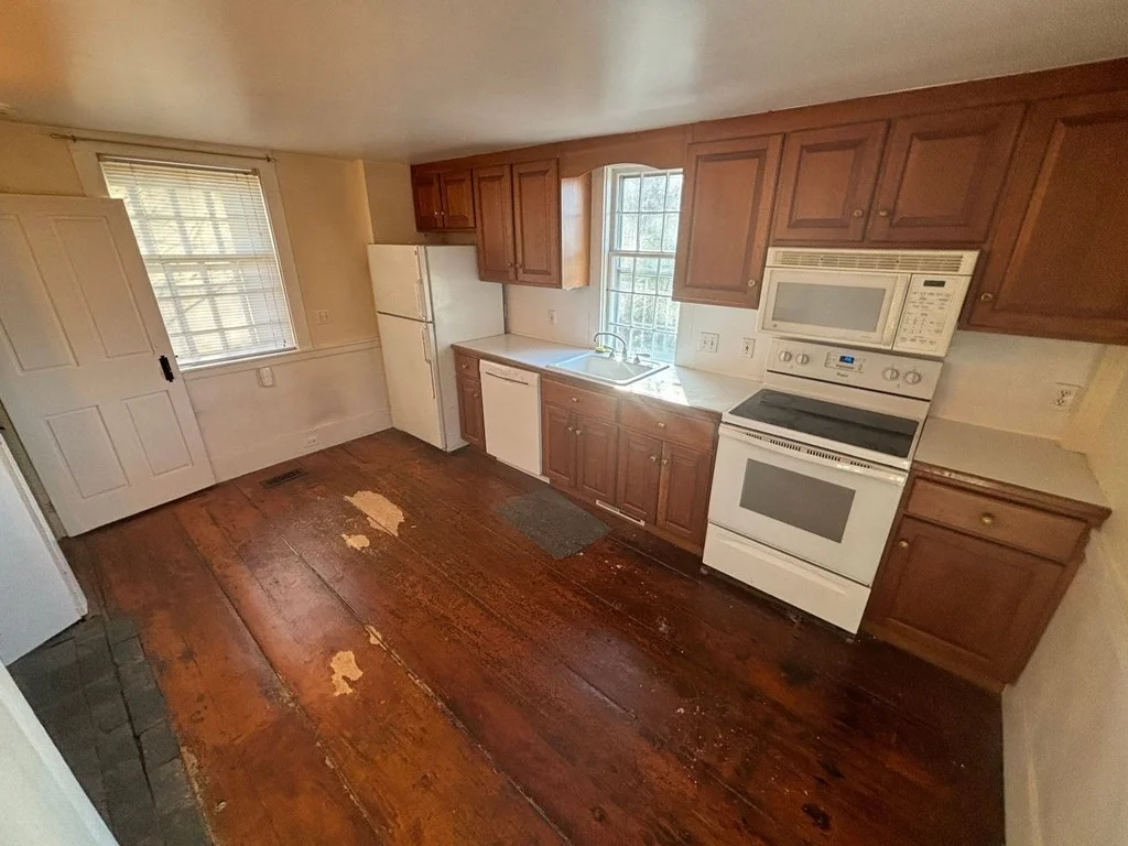 1 bed, 1 bath apartment for rent at 180 Conant St Unit 1, Danvers — photo 2 of 11